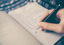 Why Highly Successful People Write Down Their Top 3 Goals Daily
