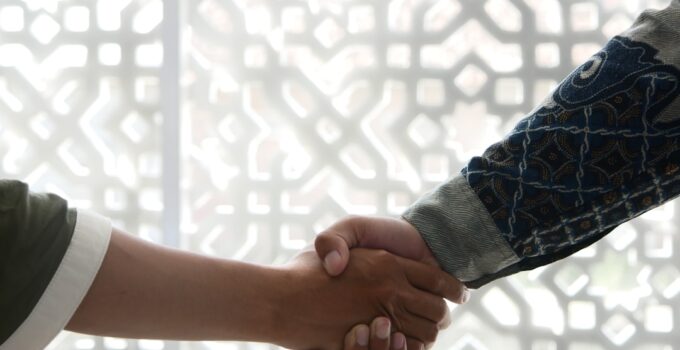 Photo Confident handshake