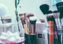 Downsizing Your Beauty Routine – 10 Natural Makeup Swaps Downsizing Your Beauty Routine – 10 Natural Makeup Swaps