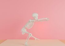Move Naturally: Easy Daily Routines to Improve Flexibility and Quality of Life Move Naturally: Easy Daily Routines to Improve Flexibility and Quality of Life