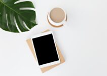 “Memoirs of the Digital Age: How Influencers Are Telling Their Stories” “Memoirs of the Digital Age: How Influencers Are Telling Their Stories”