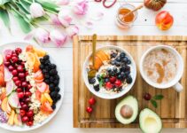 “Choosing the Right Pet Food: Beyond the Marketing” “Choosing the Right Pet Food: Beyond the Marketing”