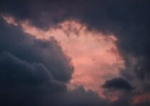 “Signs of an Approaching Tornado That Everyone Should Know”