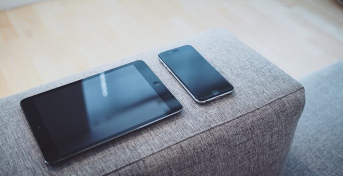 Photo "Mobile vs Desktop AI Enhancers: Convenience vs Processing Power"