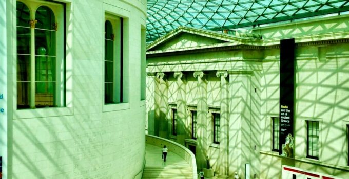 Photo "Architectural Photography Enhancement: AI Solutions for Perspective and Detail"