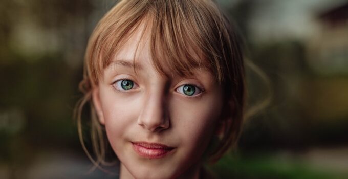 Photo "Beauty Retouching Revolution: How AI Enhancers Are Changing Portrait Photography"