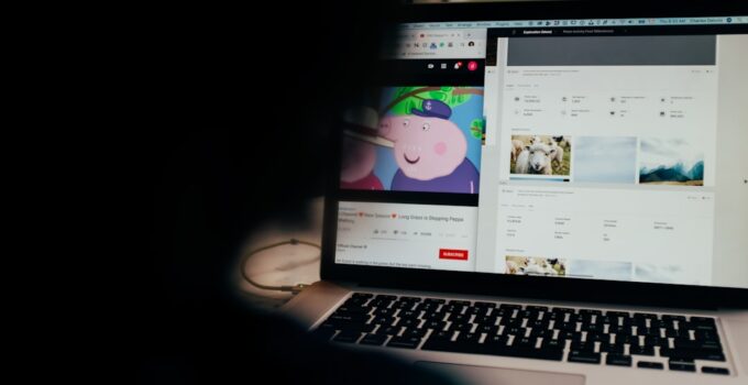 Photo YouTube Analytics