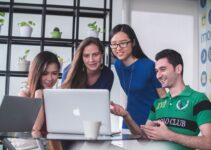 Micro-Influencer Commerce: Small-Scale Social Selling Success Micro-Influencer Commerce: Small-Scale Social Selling Success