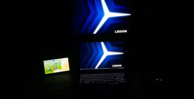 Photo Connect Projector to Laptop