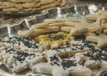 How to Recognize When Holiday Foods Are Toxic to Pets