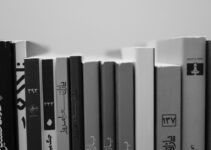 How to Choose Between Physical Books, E-Readers, and Audiobooks