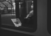 How to Read During Your Commute Productively